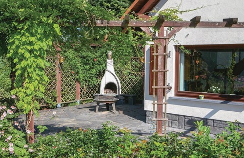 Abhorn House | Beautiful home in Lengenfeld/Plohn