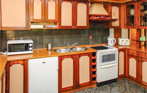 Lidzbark Warminski House | Beautiful Home In Lidzbark Warminski With Wifi