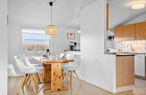 Sandvig House | Beautiful home in Allinge with WiFi