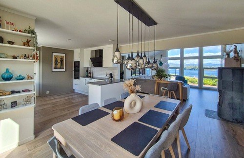 Loddefjord House | Beautiful home in Bjørøyhamn with house sea view