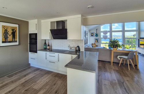 Loddefjord House | Beautiful home in Bjørøyhamn with house sea view