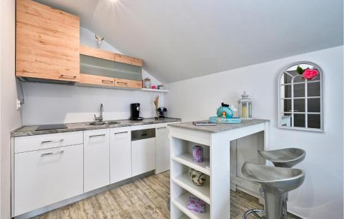 Dugo Selo House | Beautiful Home In Dugo Selo
