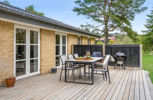 Handrup Strand House | Beautiful home in Ebeltoft with sauna