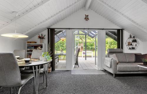 Farvang House | Beautiful Home In Fårvang With Wifi