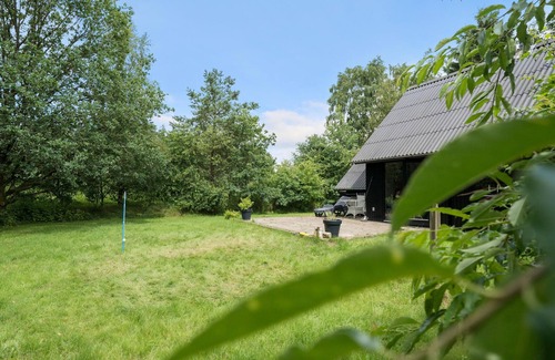 Skygge House | Beautiful home in Give with kitchen