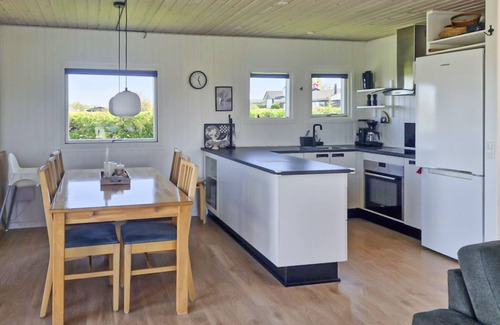 Bønnerup Strand House | Beautiful home in Glesborg with kitchen