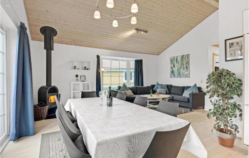 Grasten House | Beautiful Home In Gråsten With Wifi