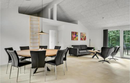 Udsholt House | Beautiful Home In Græsted With Wifi