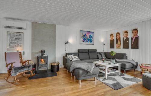 Hojby House | Beautiful Home In Højby With Wifi