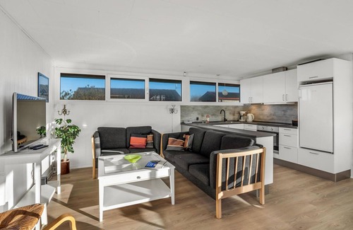 Bjerregaard House | Beautiful home in Hvide Sande with WiFi