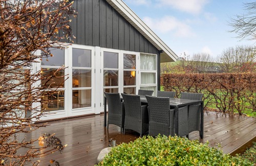 Haarby House | Beautiful home in Haarby with WiFi