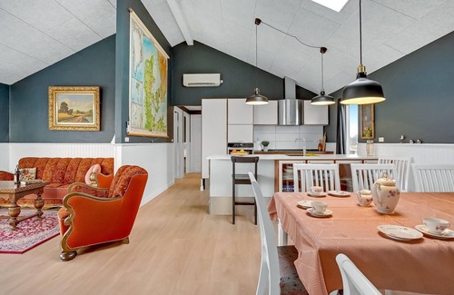 Flovt Strand House | Beautiful home in Haderslev with sauna