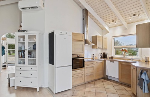 Hou House | Beautiful home in Hals with Wi-Fi