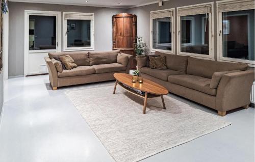 Mandal House | Beautiful Home In Holum With Wifi