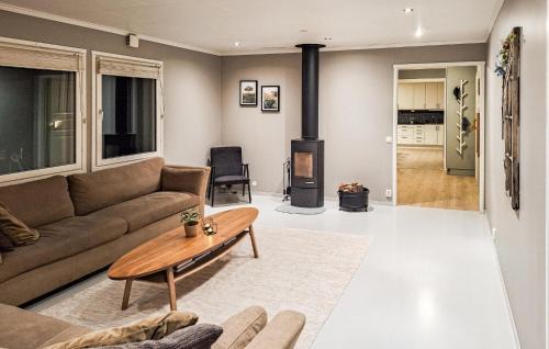 Mandal House | Beautiful Home In Holum With Wifi