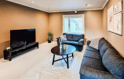 Mandal House | Beautiful Home In Holum With Wifi