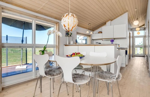 Bratten Strand House | Beautiful home in Jerup with lake view