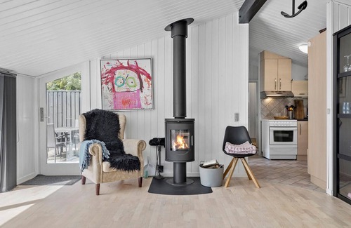 Bratten Strand House | Beautiful home in Jerup with WiFi