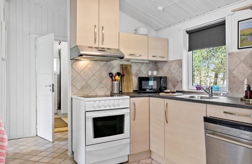 Bratten Strand House | Beautiful home in Jerup with WiFi