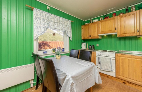 Luster House | Beautiful Home In Jostedal With Kitchen