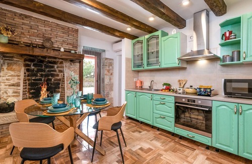 Duga Resa House | Beautiful home in Krnica with sauna