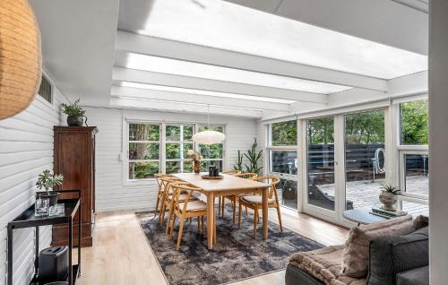 Logstrup House | Beautiful Home In Løgstrup