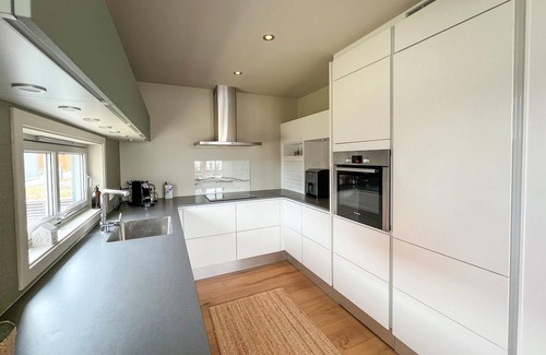 Spangereid House | Beautiful home in Lindesnes with house sea view