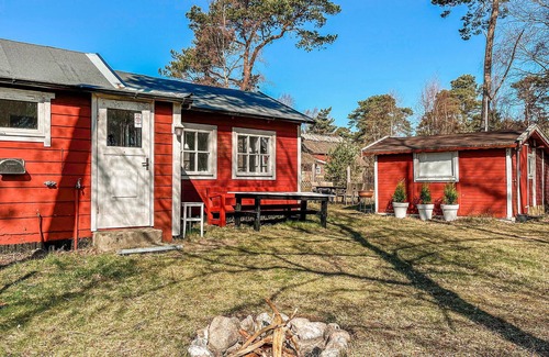 Loderup House | Beautiful home in Löderup with kitchen