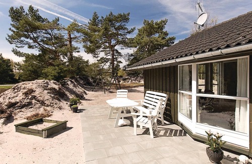 Balka Strand House | Beautiful home in Nexø with WiFi