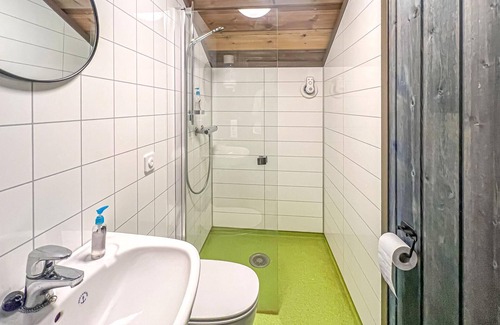 Skjaak House | Beautiful home in Nordberg with sauna