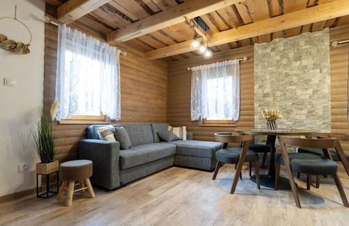 Otocac House | Beautiful home in Otocac with WiFi
