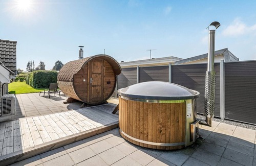 Tørresø House | Beautiful home in Otterup with kitchen