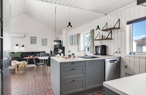 Rødhus House | Beautiful home in Pandrup with WiFi