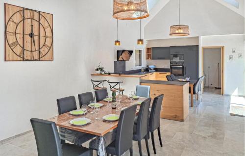 Tremeloir House | Beautiful Home In Pordic With Wifi