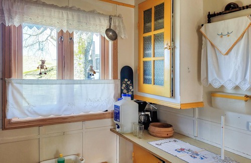 Sveio House | Beautiful home in Sveio with kitchen