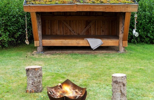 Skaven Strand House | Beautiful home in Tarm with WiFi