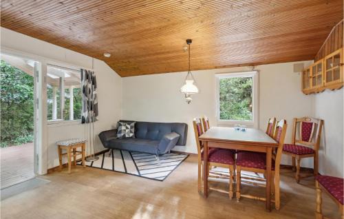 Tarm House | Beautiful Home In Tarm With Wifi