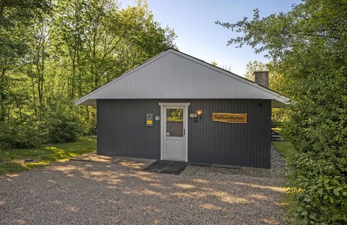 Arrild Ferieby House | Beautiful home in Toftlund with WiFi