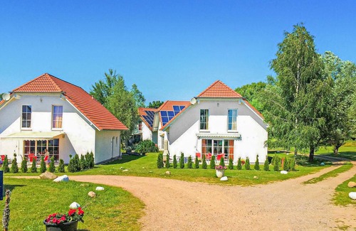 Verchen House | Beautiful home in Verchen with WiFi