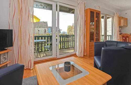 Verchen House | Beautiful home in Verchen with kitchen