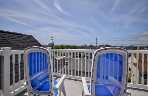 Wildwood Crest House | Beautiful home located halfway between the Bay and the Beach in Wildwood Crest!