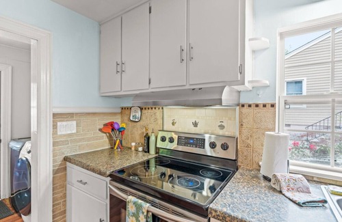 High Point House | Beautiful Home Less than 1 mile from High Point University.