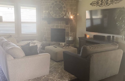 Southeast Arlington House | Beautiful home near restaurants and events
