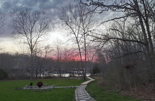 Linn Creek House | Beautiful Home on 3 acres and 300' of waterfront.