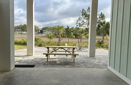 Steinhatchee House | Beautiful home on the river, mins to the Gulf; fire-pit, bar, view