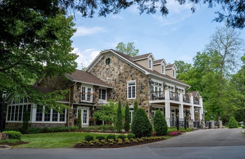 Carbondale House | Beautiful Home with Hot Tub, Community Pool, and Screened in Porch