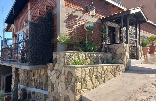 Ensenada House | BEAUTIFUL HOUSE 5 MINUTES FROM DOWNTOWN AND 15 MINUTES FROM VALLE DE GUADALUPE
