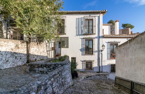 San Ildefonso House | Beautiful house- Albaicín- City center. Parking for large cars