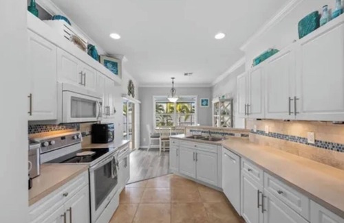 Diplomat House | Beautiful house in the heart of cape coralnwith all the comforts for you