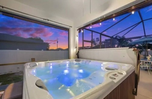 Diplomat House | Beautiful house in the heart of cape coralnwith all the comforts for you